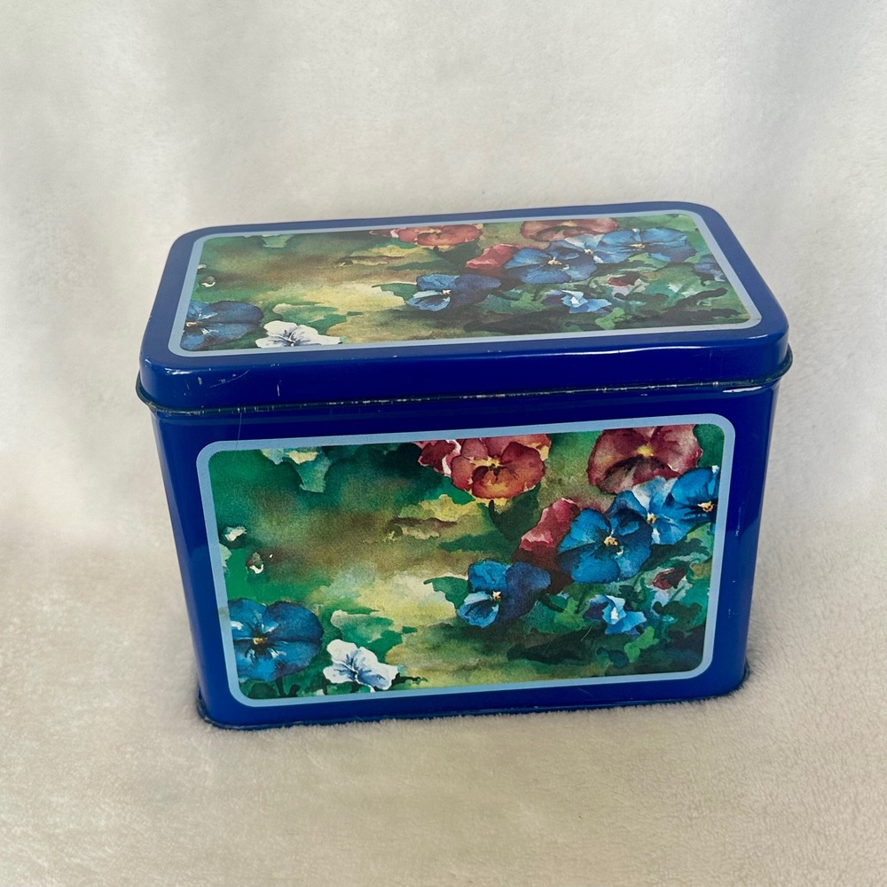 Vintage‎ Blue Family Circle Floral Recipe Card Tin Box w/ 150 Cards AS IS